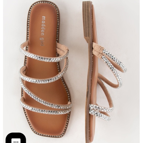 MADDEN GIRL Posh Womens Strappy Flat Sandals - Picture 3 of 5